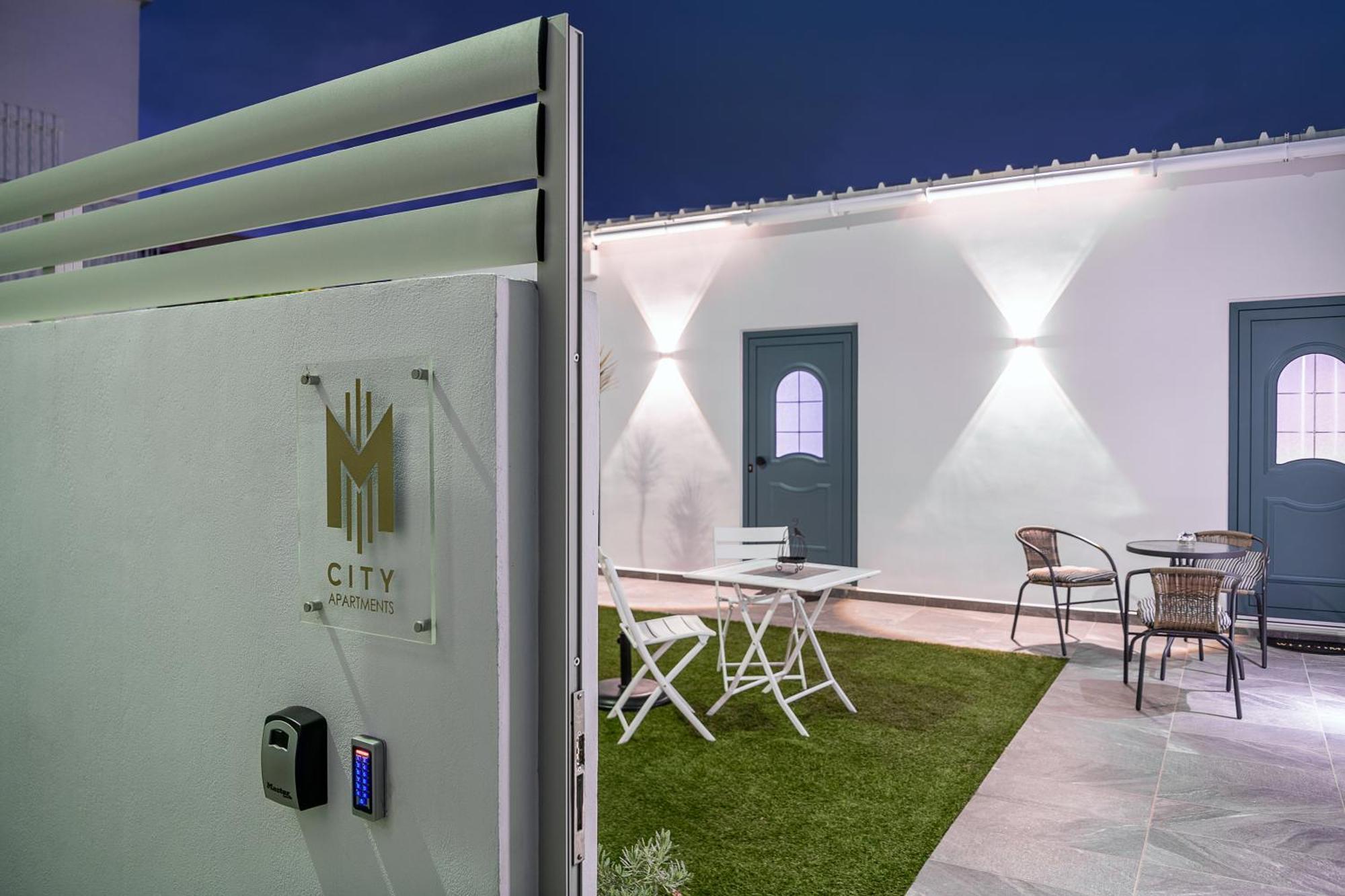 M City Apartments 100M From The Beach Chania  Exterior foto